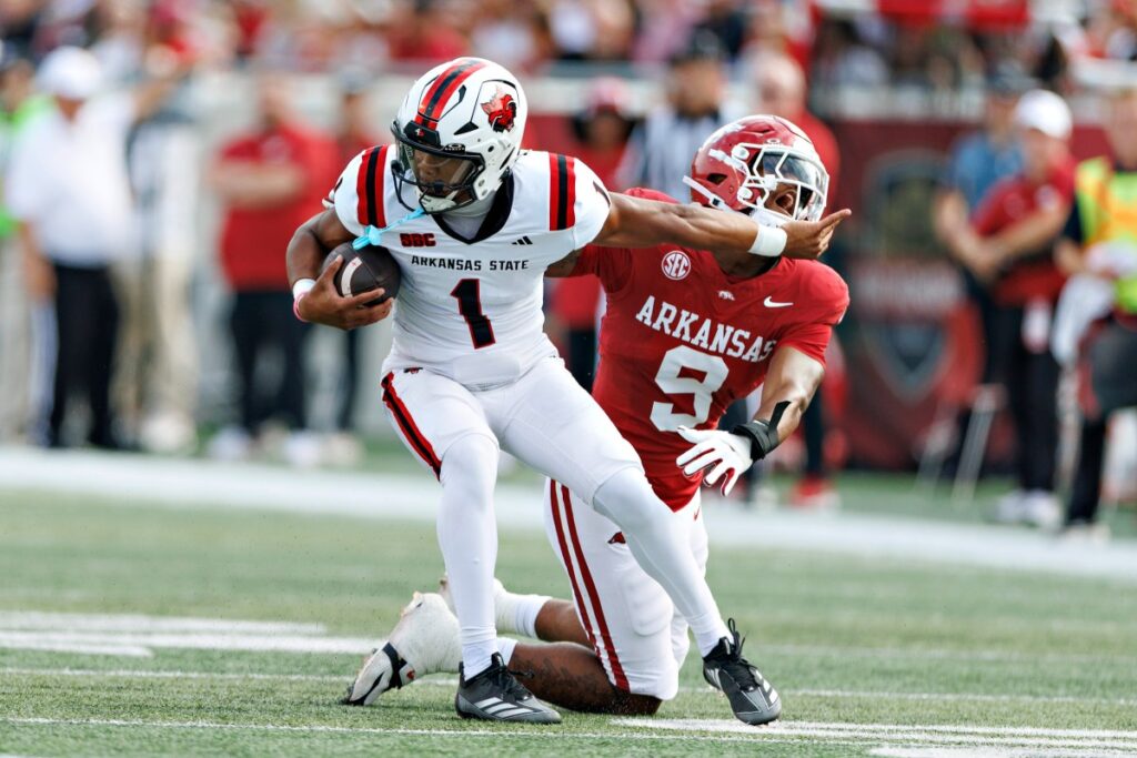 9,800-Yard Sun Belt QB Enters Transfer Portal