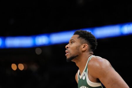 Former NBA Champ Calls Giannis a Coward Over Bucks Trade Rumors