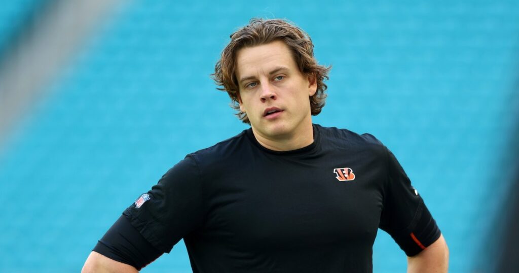Cincinnati Bengals Quarterback Joe Burrow Gifts Offensive Linemen Authentic Fossils For Christmas