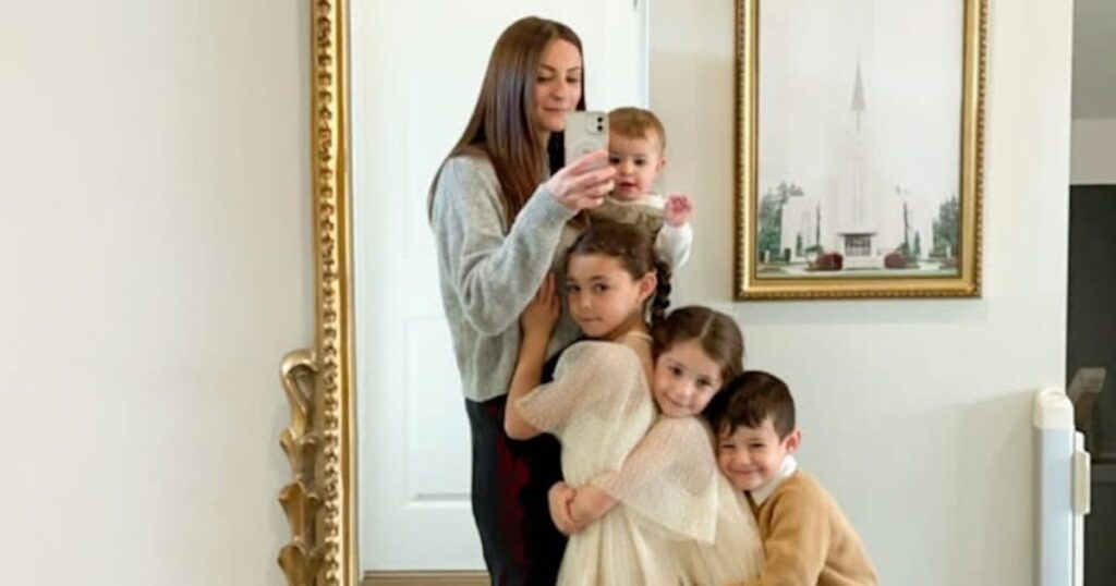 Influencer Melissa Mae Carlton Explains Why She Agreed to Online Fundraiser After 2nd Daughter’s Death Influencer Melissa Mae Carlton Explains Why She Agreed to Online Fundraiser After 2nd Daughter’s Death