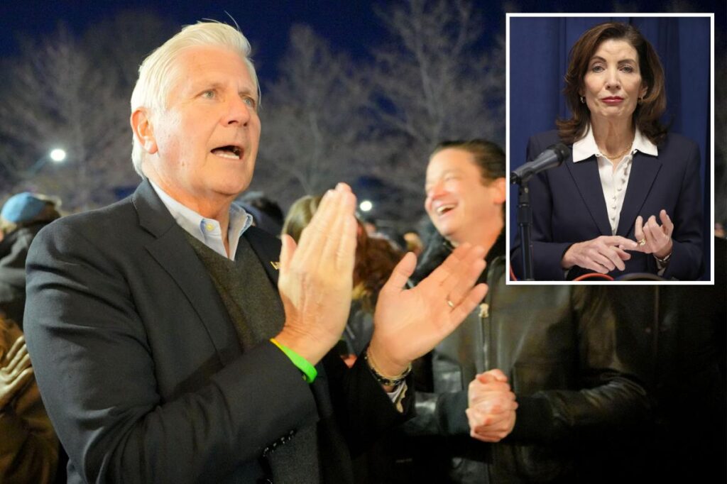 Nassau County Executive Bruce Blakeman claims Hochul failing on NYC subway crime after weekend knife attacks