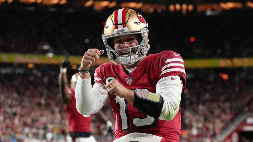 49ers hold off Bears to keep No. 1 seed hopes alive as Brock Purdy totals 5 touchdowns in win