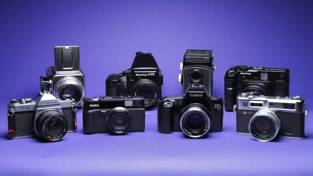Want to Try Film Photography? Here Are the Analog Cameras You Should Buy Want to Try Film Photography? Here Are the Analog Cameras You Should Buy