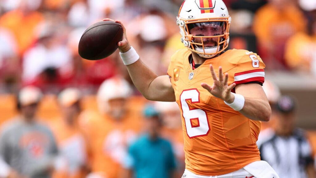 Thursday Night Football: How to Watch Falcons vs. Buccaneers Today for Free Thursday Night Football: How to Watch Falcons vs. Buccaneers Today for Free