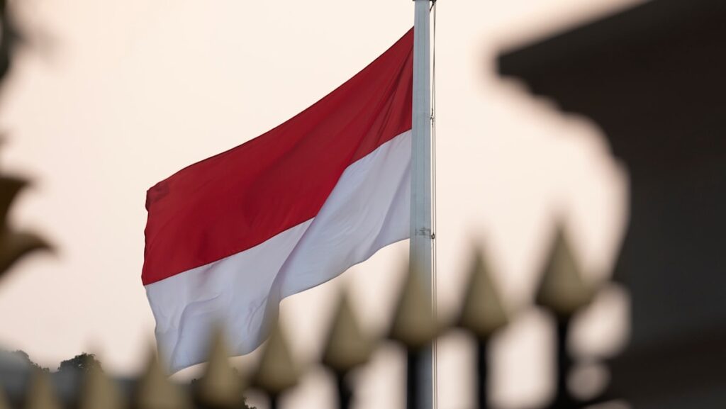 Indonesia bus crash kills 16, rescuer says