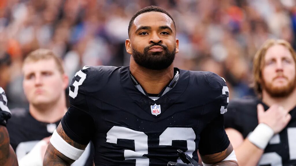 Raiders’ Jamal Adams, Giants’ Jameis Winston get in screaming match during heated moment on sideline Raiders’ Jamal Adams, Giants’ Jameis Winston get in screaming match during heated moment on sideline