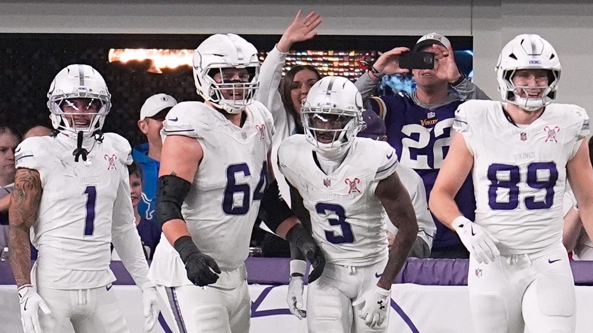 Vikings players celebrate