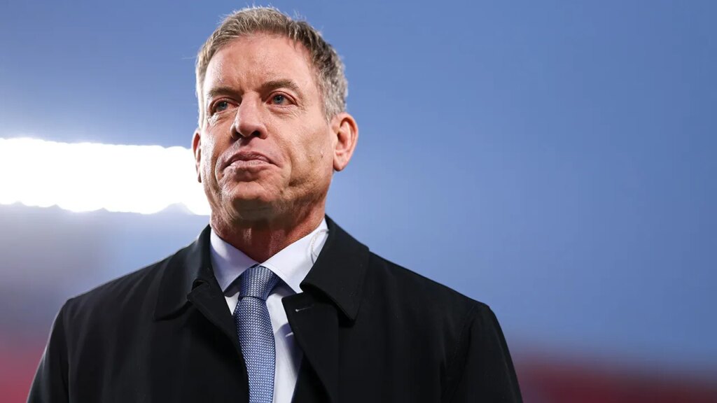Super Bowl champion Troy Aikman rails against referees over taunting penalty in Dolphins–Steelers game Super Bowl champion Troy Aikman rails against referees over taunting penalty in Dolphins–Steelers game