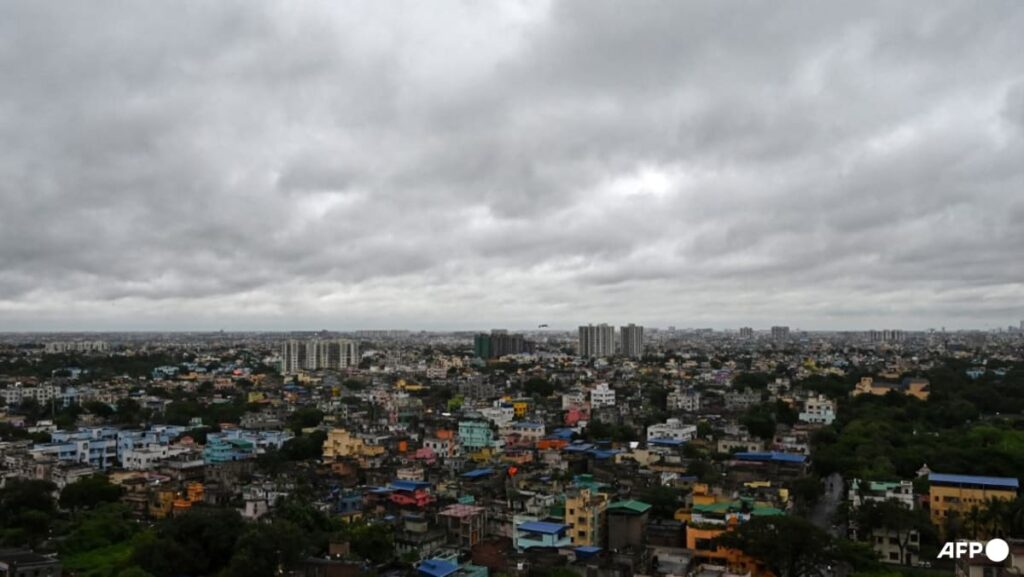 India arrests owner, manager after warehouse blaze kills 25