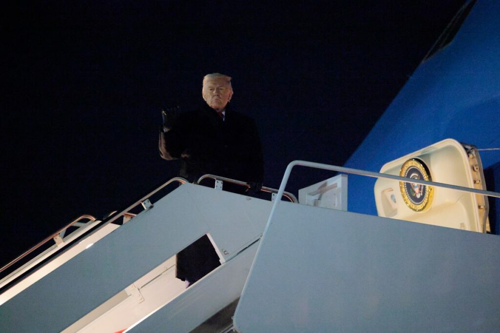 Air Force One Turns Around Mid-Flight Due to ‘Minor Electrical Issue’