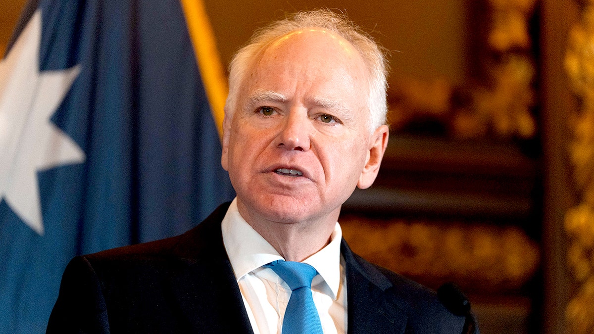 Tim Walz announces he won't seek reelection.