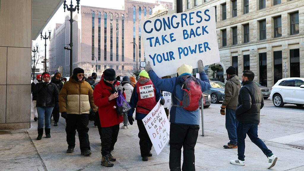 Anti-ICE protests take place as T’Wolves-Warriors NBA game takes place