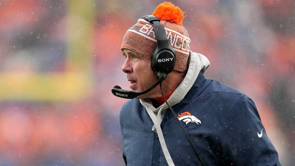 NFL legend criticizes coaches fourth-down aggressiveness after Sean Payton’s costly decision in Broncos loss NFL legend criticizes coaches fourth-down aggressiveness after Sean Payton’s costly decision in Broncos loss