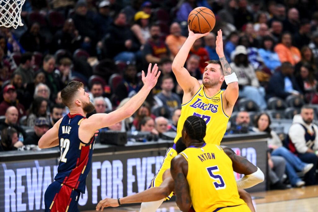 Lakers Update on Luka Doncic’s Status After Scary Injury vs Cavs