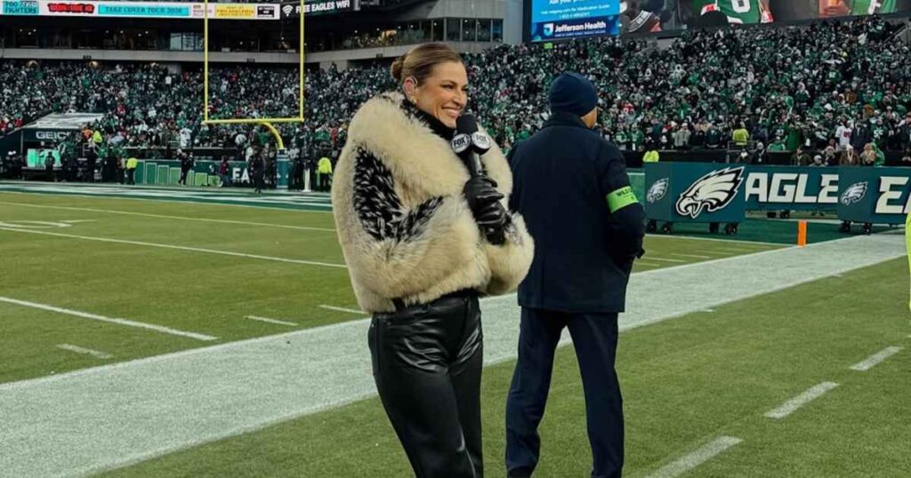 Erin Andrews Rocks Another Fur Coat During NFC Championship Game After Viral Moment Erin Andrews Rocks Another Fur Coat During NFC Championship Game After Viral Moment