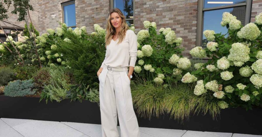 Gisele Bundchen’s Easy-to-Wear Loafers Are So Chic — Get a Version for 0+ Less Gisele Bundchen’s Easy-to-Wear Loafers Are So Chic — Get a Version for 0+ Less