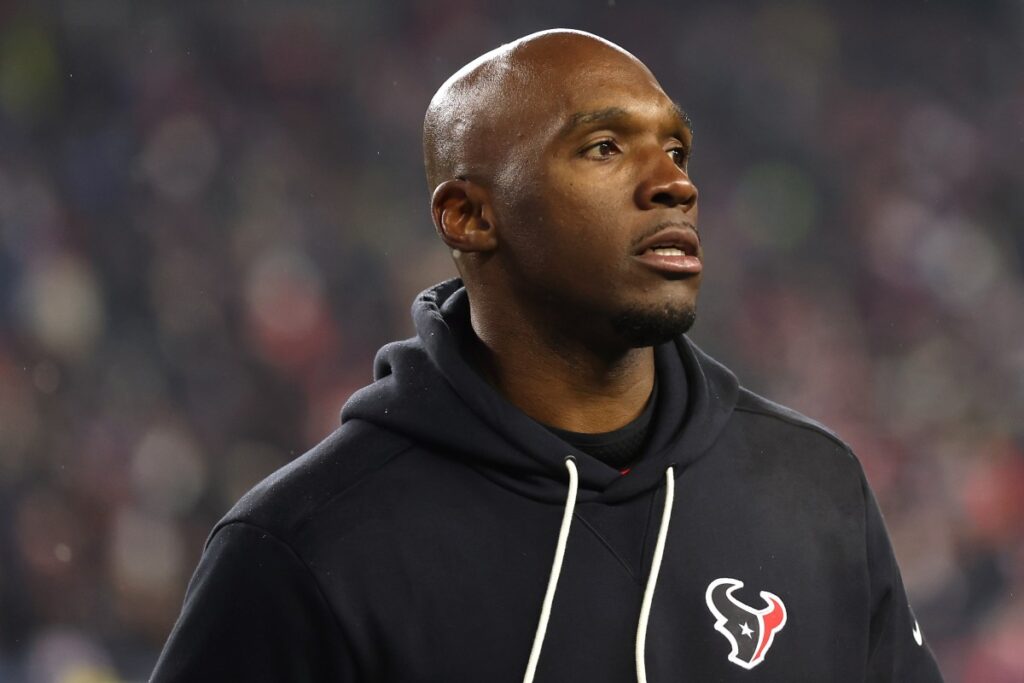 DeMeco Ryans Defends CJ Stroud After Texans’ Playoff Loss to Patriots