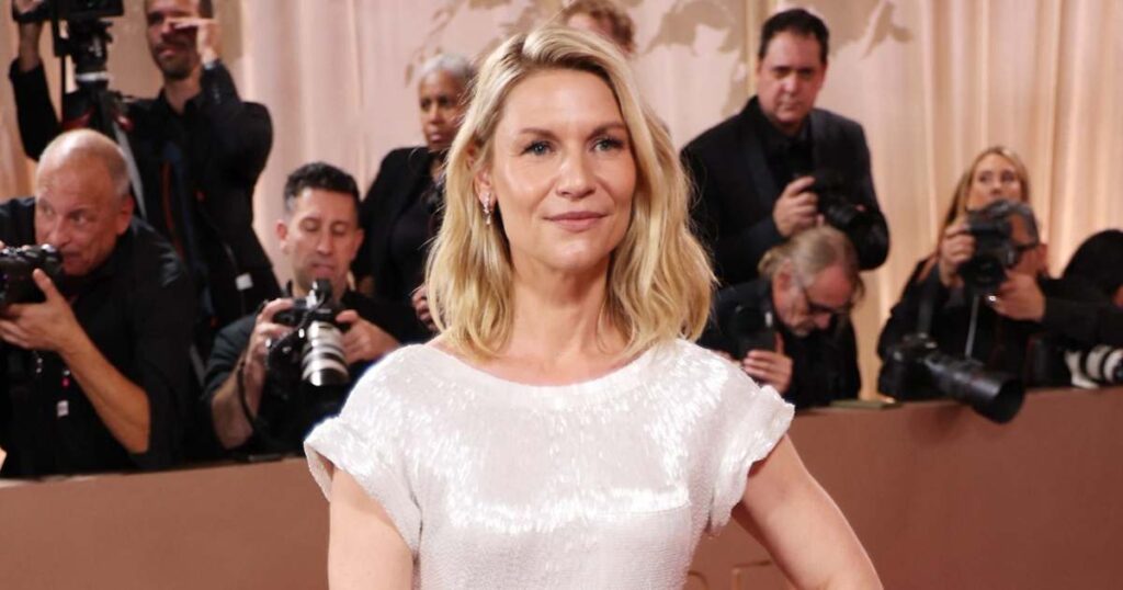 Claire Danes Recalls ‘Never’ Feeling Like a Kid, Crying About 3rd Pregnancy and More on ‘Good Hang’ Claire Danes Recalls ‘Never’ Feeling Like a Kid, Crying About 3rd Pregnancy and More on ‘Good Hang’