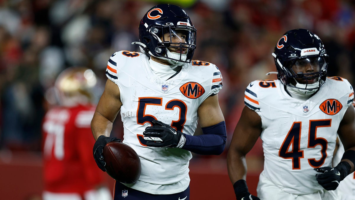 TJ Edwards up against the 49ers