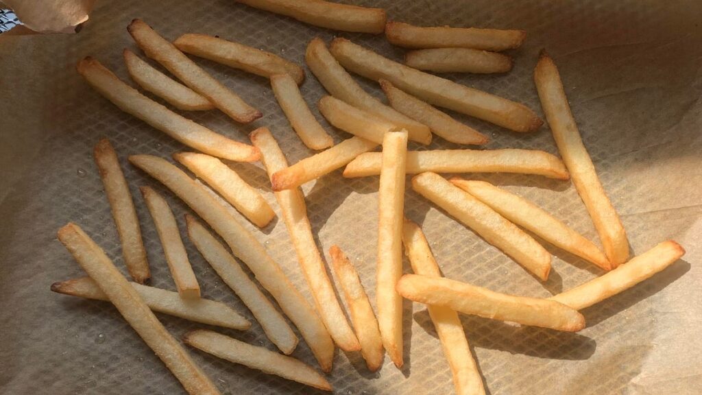 I Tested 6 Frozen Fries in the Air Fryer. The Winner Cost Just  a Bag