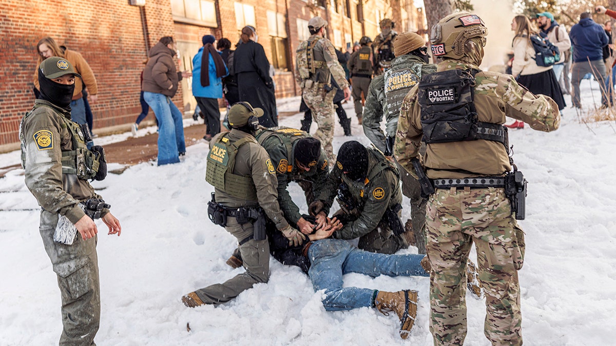 Minneapolis Arrest Outside High School