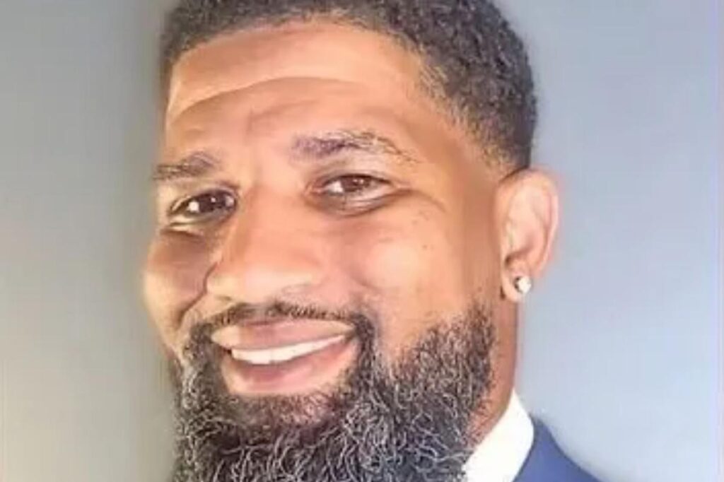 School counselor found dead after allegedly sending flirty texts to 14-year-old former student School counselor found dead after allegedly sending flirty texts to 14-year-old former student