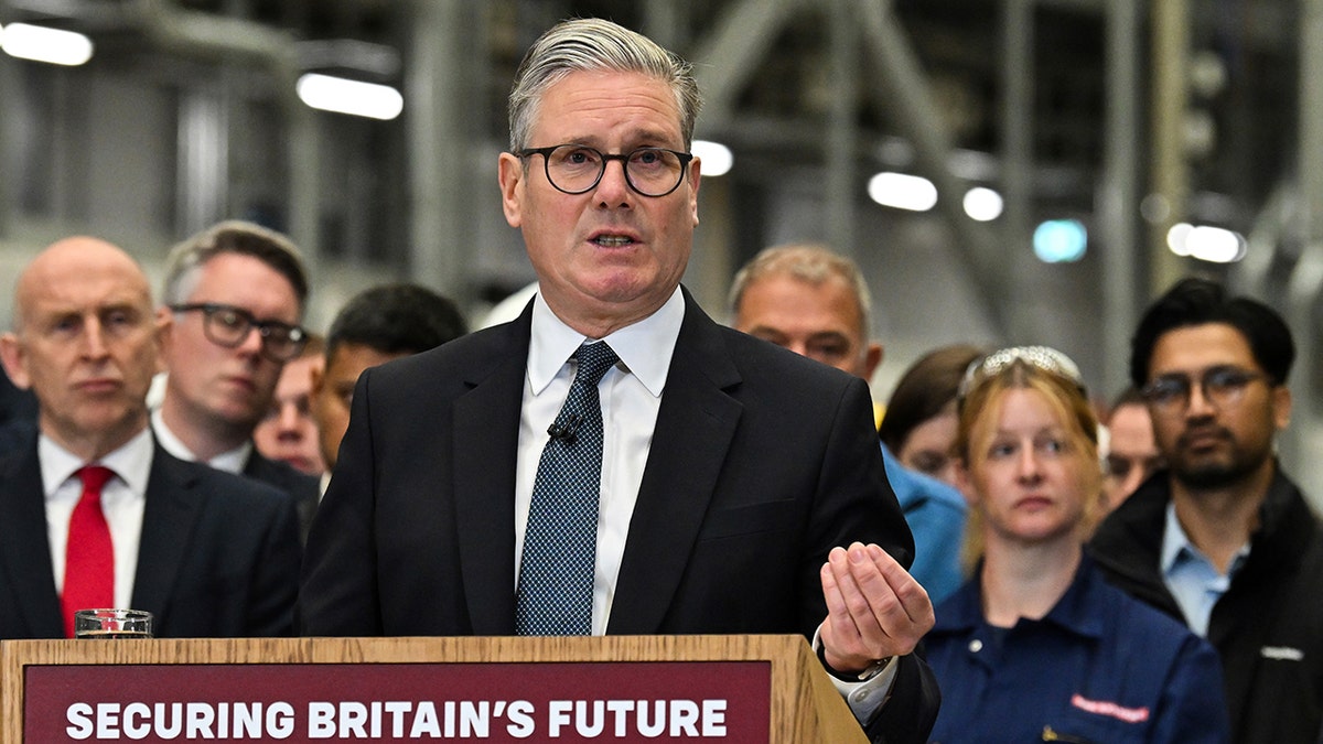 Starmer at podium giving defense announcement