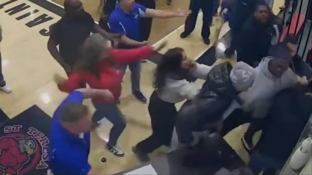 crowd of parents fighting