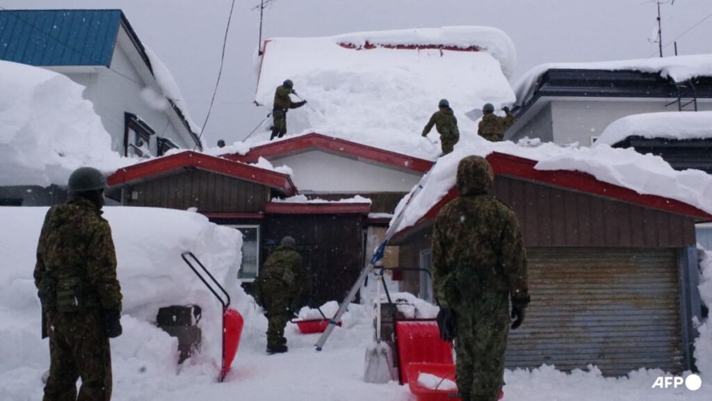Japan warns of avalanches as snow deaths rise to 35