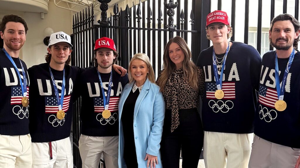 Karoline Leavitt’s White House photo with Team USA hockey stars ignites online fury over MAGA hat