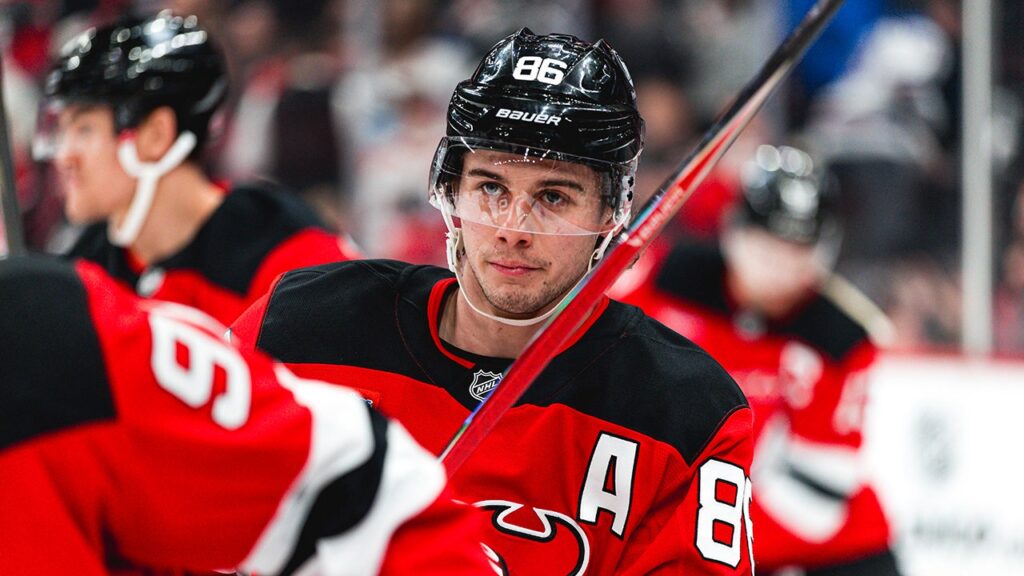 Devils fans welcome Jack Hughes back to New Jersey with pregame celebration