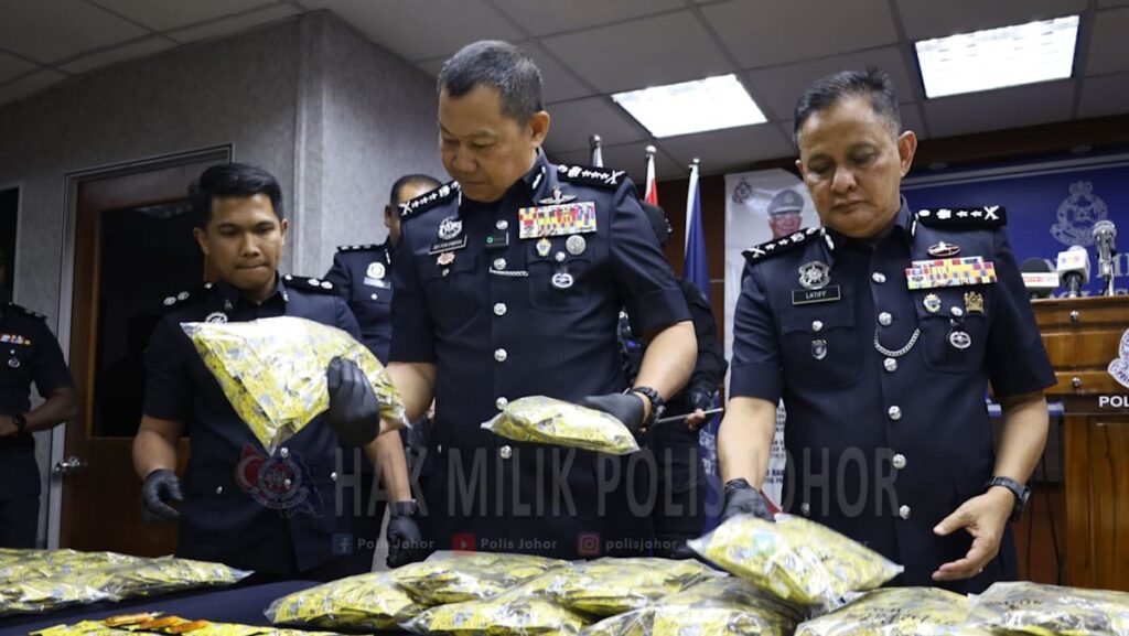 Johor police seize US3,000 after nabbing Singaporean, another man in raids on drug-laced vapes