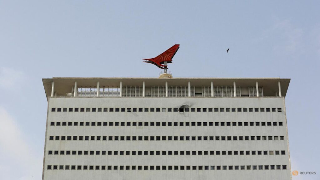 India fines Air India US0,350 in Airbus incident, says lapse eroded public confidence