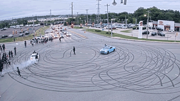 'Nobody's in control' as chaotic street takeovers terrorize cities across US: crime expert