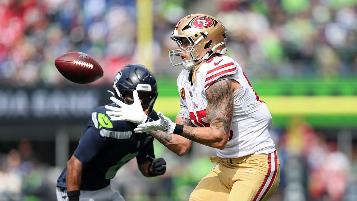 George Kittle makes catch