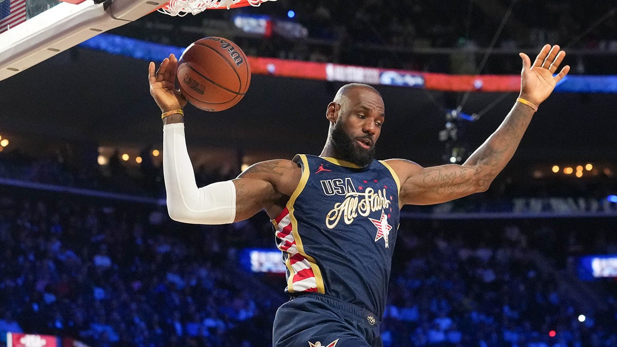 LeBron James dunks at All-Star Game