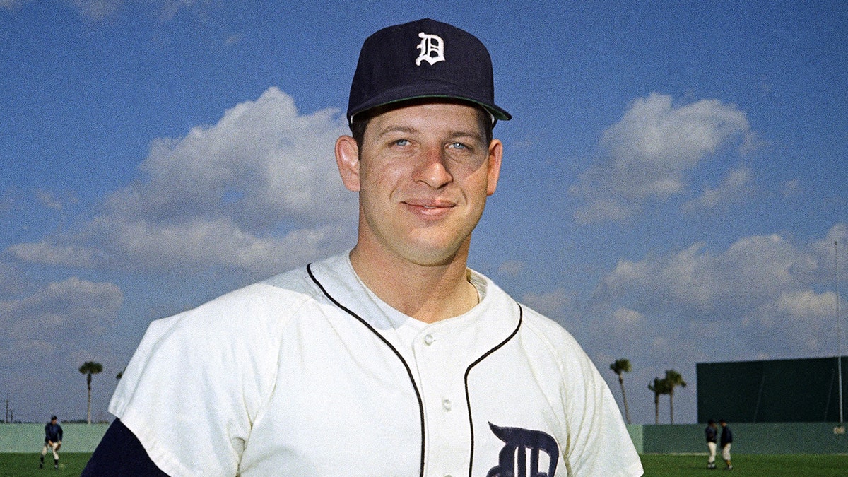 Mickey Lolich poses for a photo