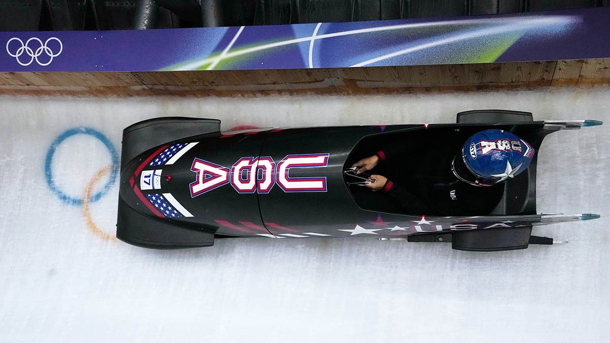 Elana Meyers Taylor slides down the track