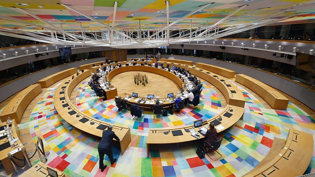 Barroso: Cut Hungary from EU talks unless it explains allegations Barroso: Cut Hungary from EU talks unless it explains allegations