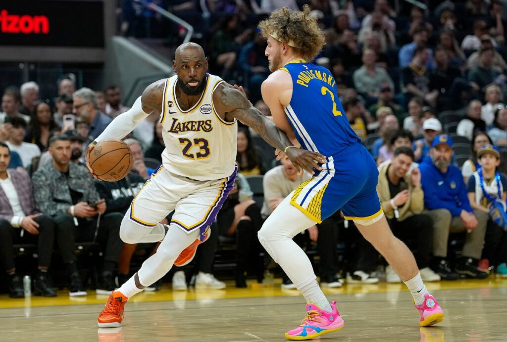 LeBron James Matches Kobe Bryant With Lakers Milestone in Win Over Warriors
