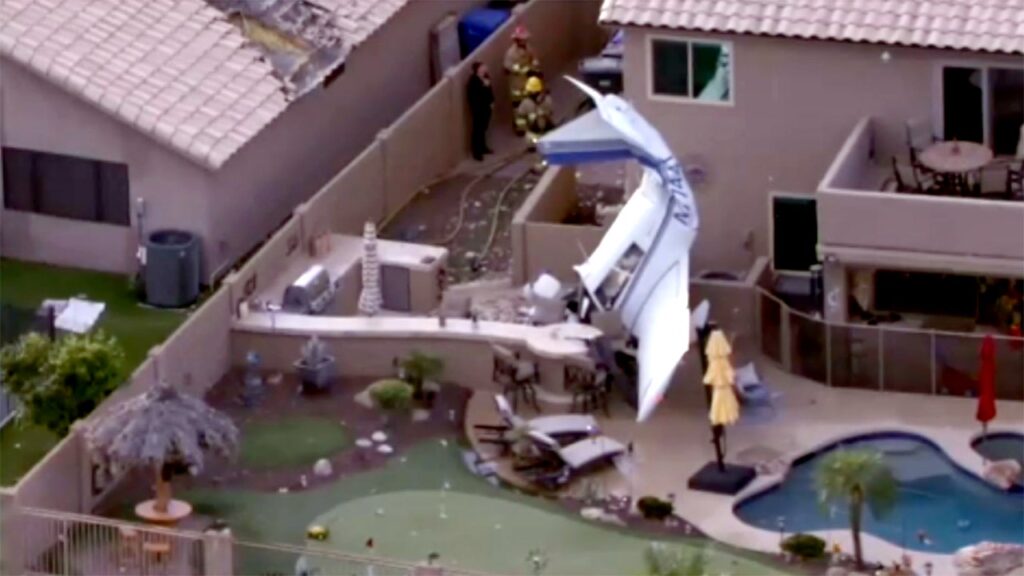Small plane crashes into Phoenix home minutes after takeoff, injuring 3