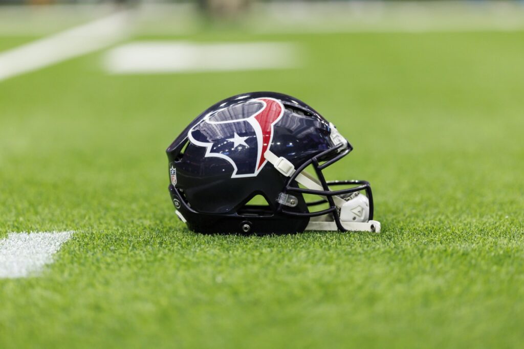 Texans Sign Star Defender Before Free Agency: Report