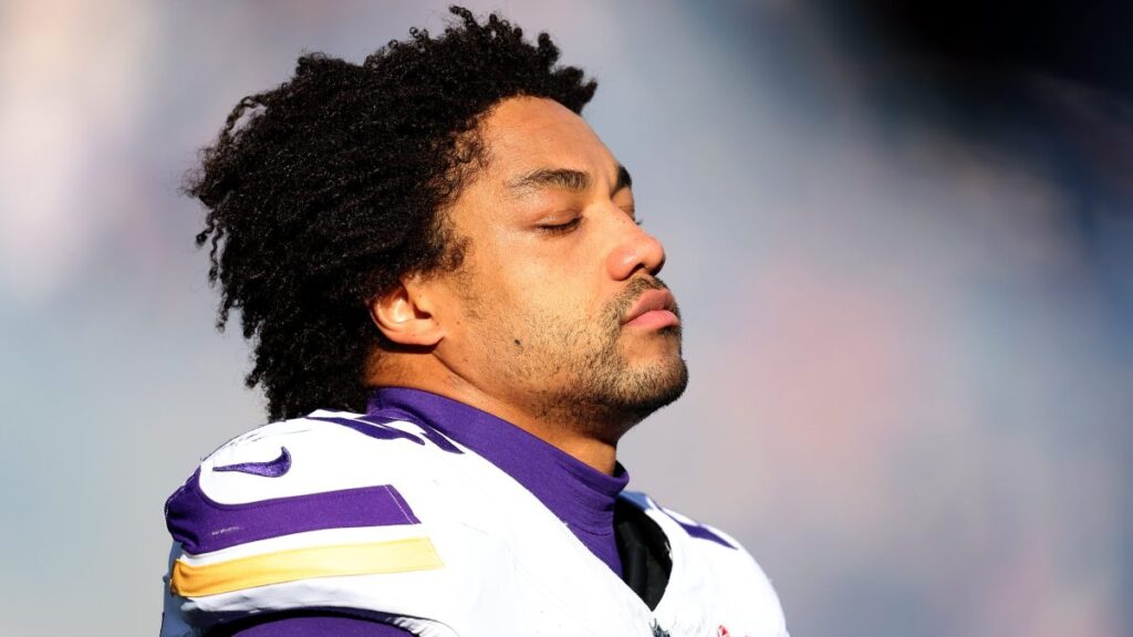 Vikings Sign Defensive Starter to .5 Million Deal on Eve of Free Agency