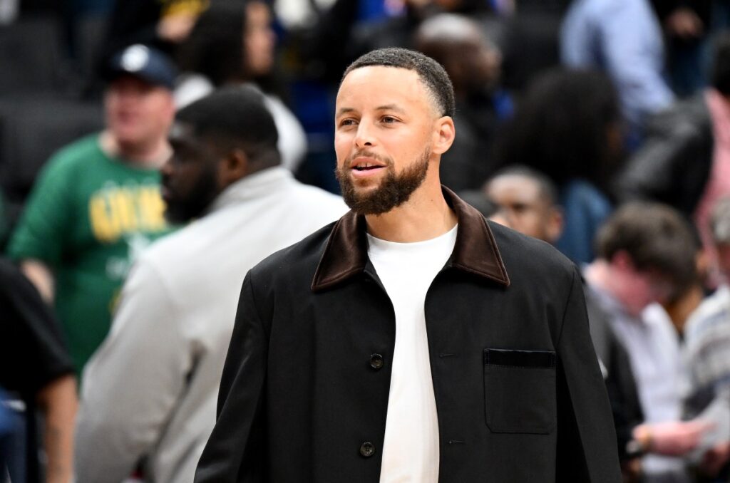 Steph Curry Shares Emotional Message After Dell Curry’s Jersey Retirement