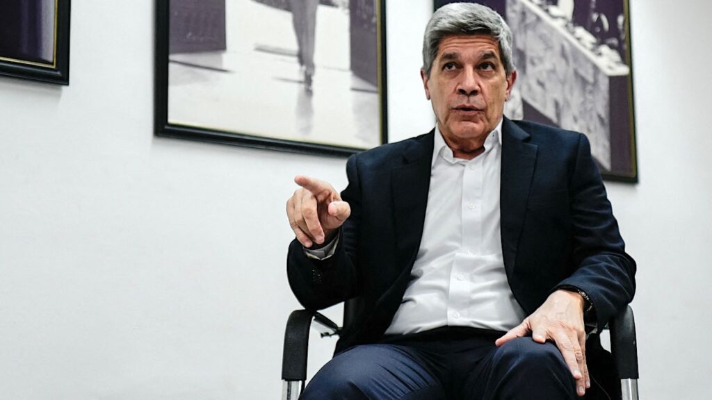 Carlos Fernández de Cossío: Cuba ‘preparing’ for ‘possibility of military aggression’ Carlos Fernández de Cossío: Cuba ‘preparing’ for ‘possibility of military aggression’