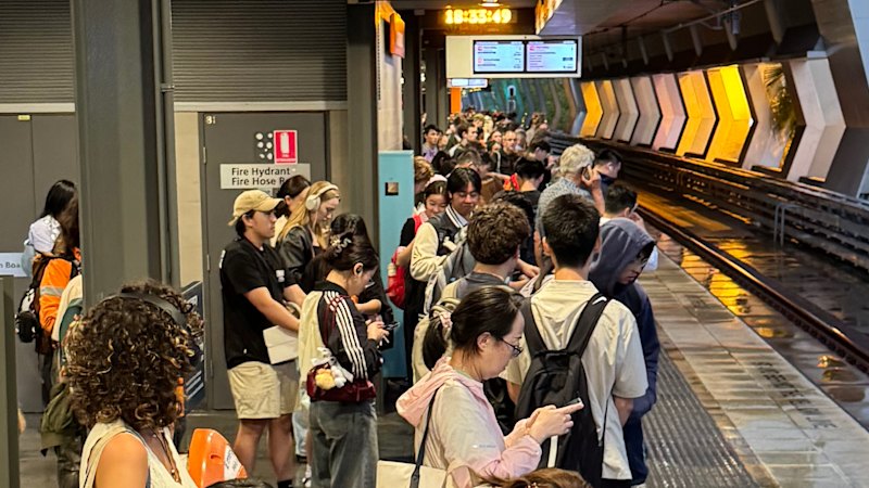 Sydney metro services down, trains hit with major delays Sydney metro services down, trains hit with major delays