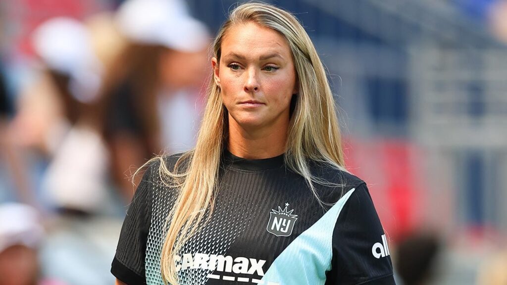 Kylie Kelce reveals her ‘dos and don’ts’ of talking to postpartum women: ‘Oh, I’m so serious’