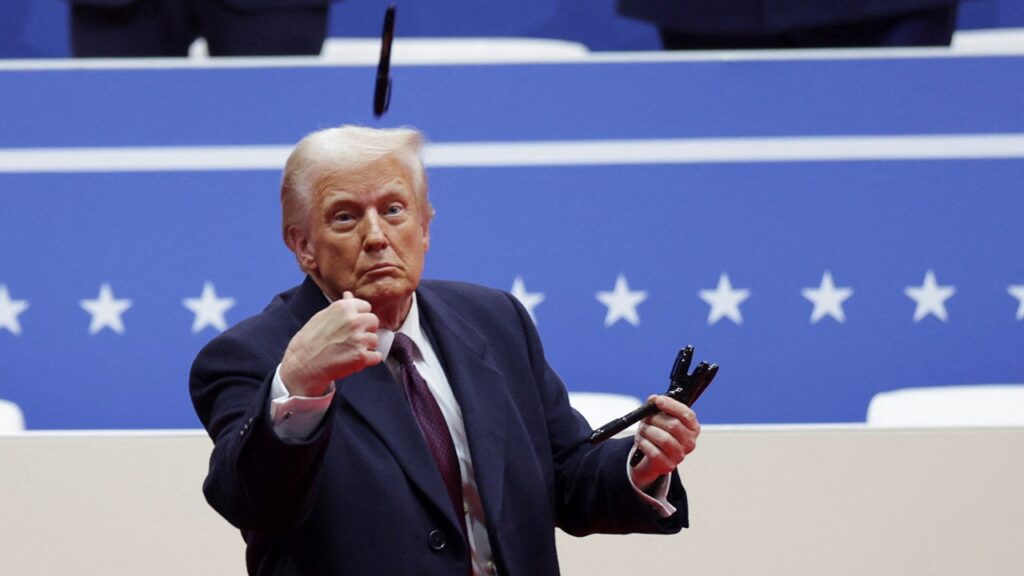 WATCH: Trump goes viral for illustrating how to cut government waste with his favorite White House pen WATCH: Trump goes viral for illustrating how to cut government waste with his favorite White House pen