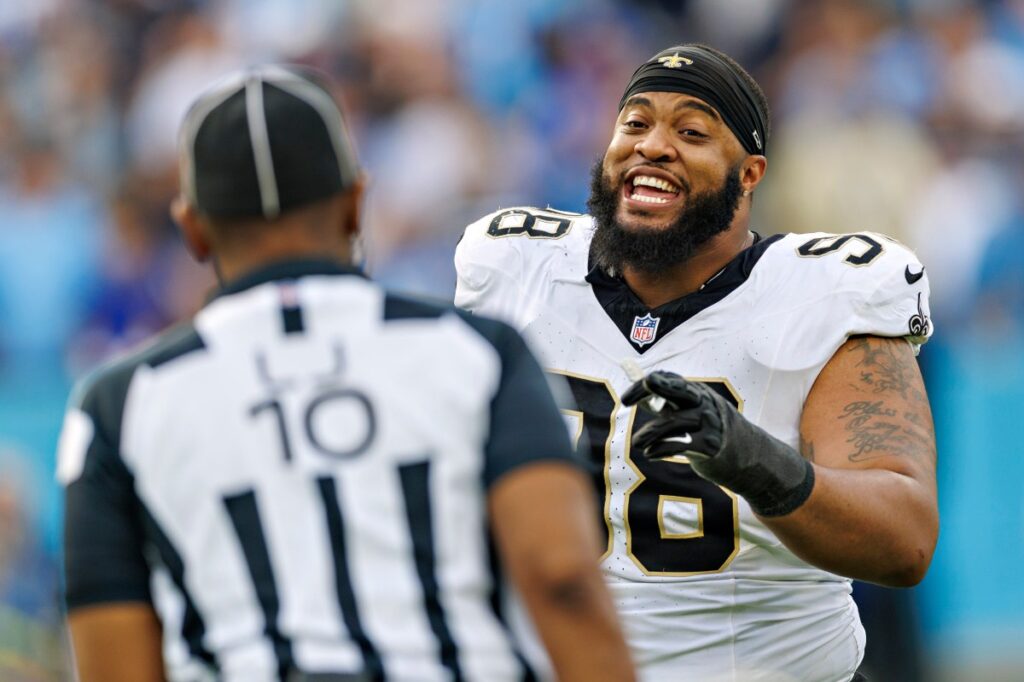 Cowboys Sign .4 Million DE to Fill Trade Void