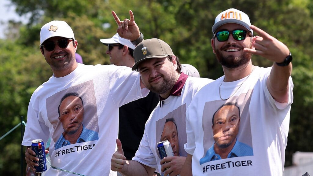 Tiger Woods fans make presence felt at PGA Tour event